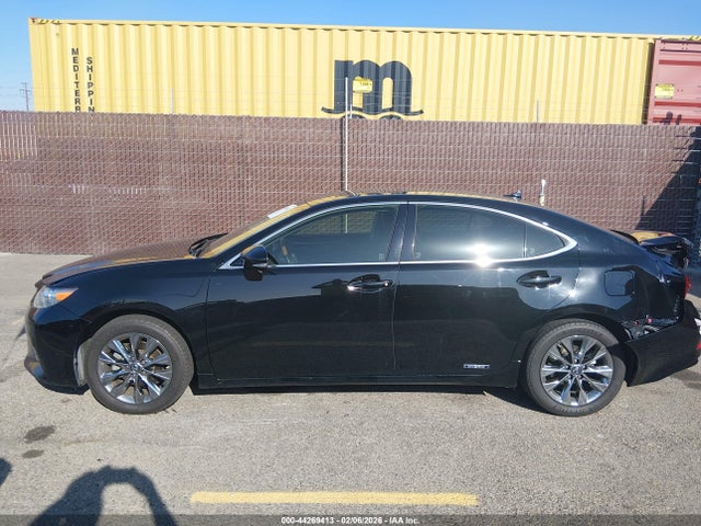 JTHBW1GGXE2063035 Lexus ES 300H