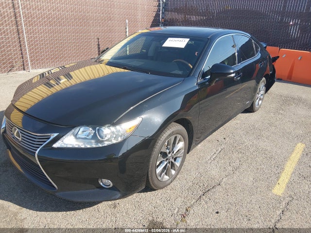 JTHBW1GGXE2063035 Lexus ES 300H
