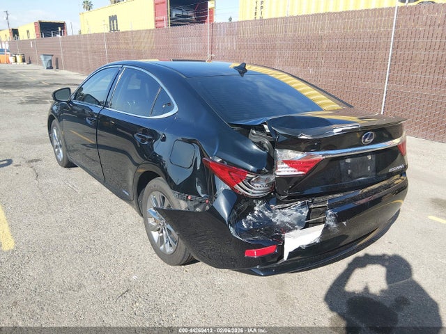 JTHBW1GGXE2063035 Lexus ES 300H