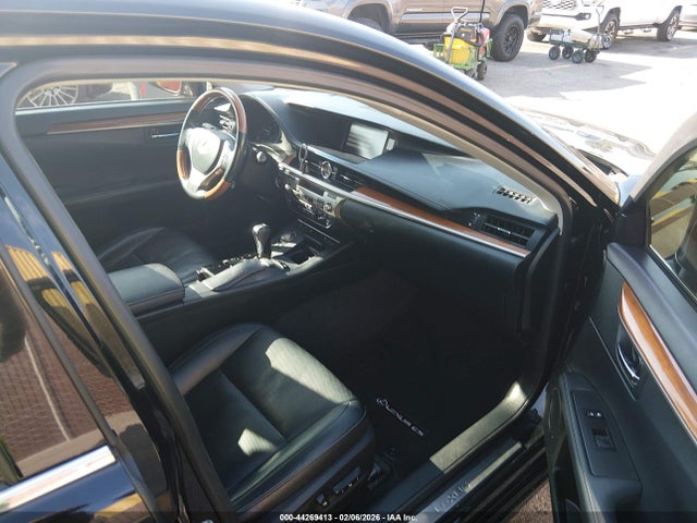 JTHBW1GGXE2063035 Lexus ES 300H