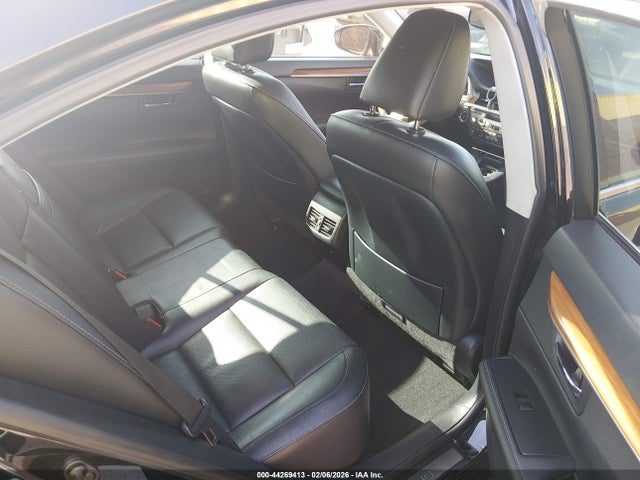 JTHBW1GGXE2063035 Lexus ES 300H