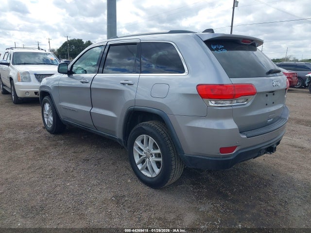 2017 JEEP GRAND CHEROKEE 1C4RJEAG7HC723836 Photo 2