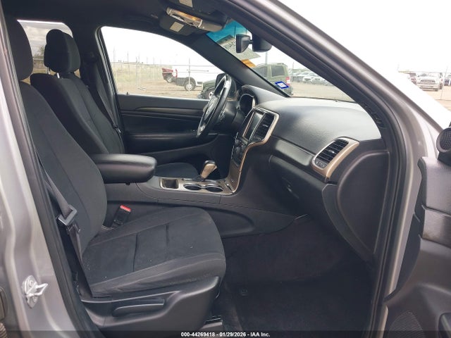 2017 JEEP GRAND CHEROKEE 1C4RJEAG7HC723836 Photo 4