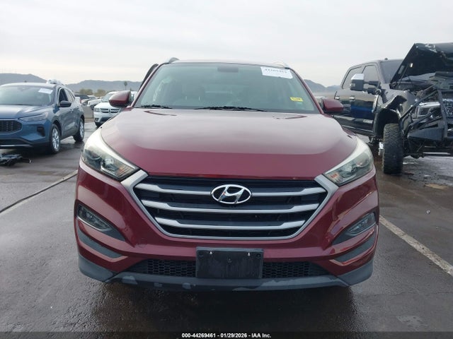 KM8J3CA46HU251734 Hyundai TUCSON SE