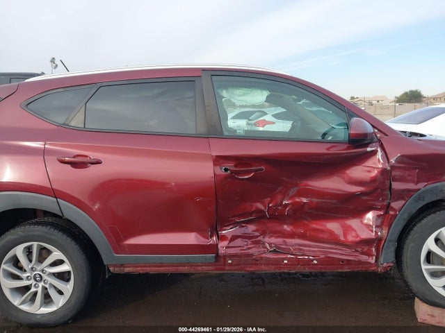 KM8J3CA46HU251734 Hyundai TUCSON SE
