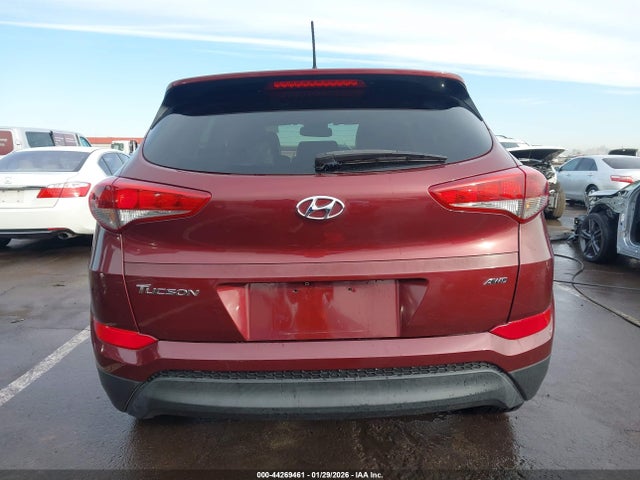 KM8J3CA46HU251734 Hyundai TUCSON SE