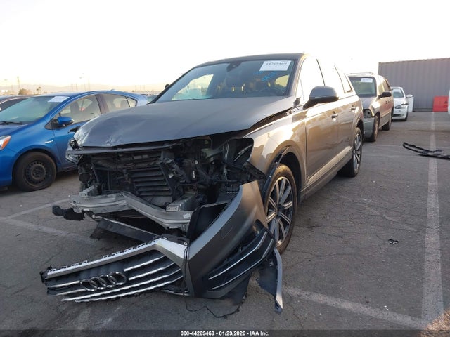 2017 AUDI Q7 WA1LAAF7XHD054781 Photo 1