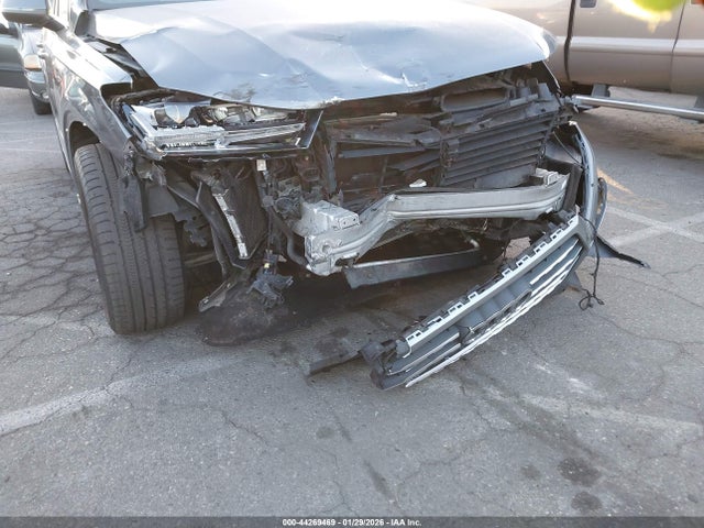 2017 AUDI Q7 WA1LAAF7XHD054781 Photo 5