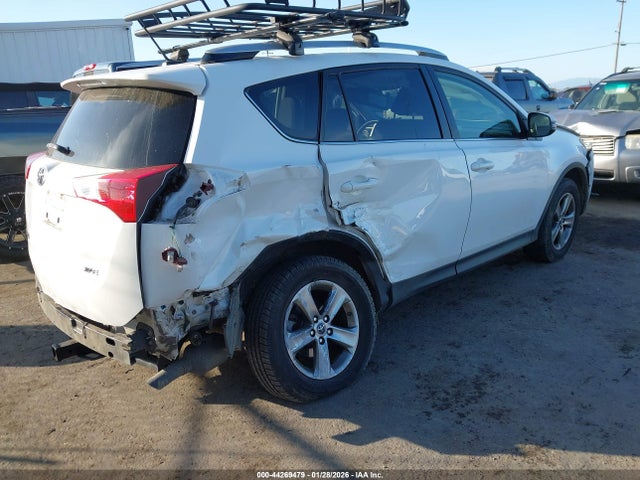 Toyota Rav4 Xle 2015 JTMWFREV3FD073673 Image 4