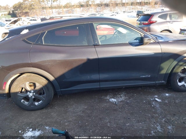Ford Mustang Mach-e Select 2022 3FMTK1RM7NMA60666 Image 13