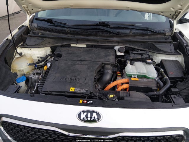 KNDCB3LC6H5078781 KIA NIRO FE