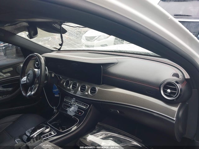 2019 MERCEDES-BENZ AMG E 53 WDDZF6BB0KA677852 Photo 4