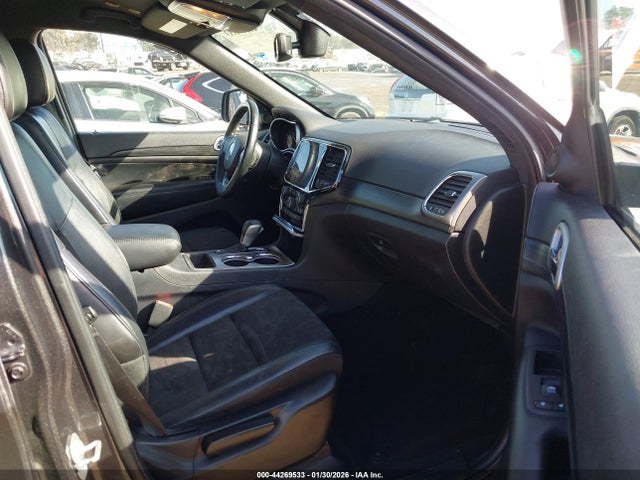 1C4RJEAGXKC789689 Jeep Grand Cherokee Laredo E 4x2