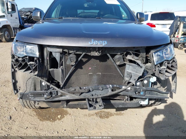 1C4RJEAGXKC789689 Jeep Grand Cherokee Laredo E 4x2