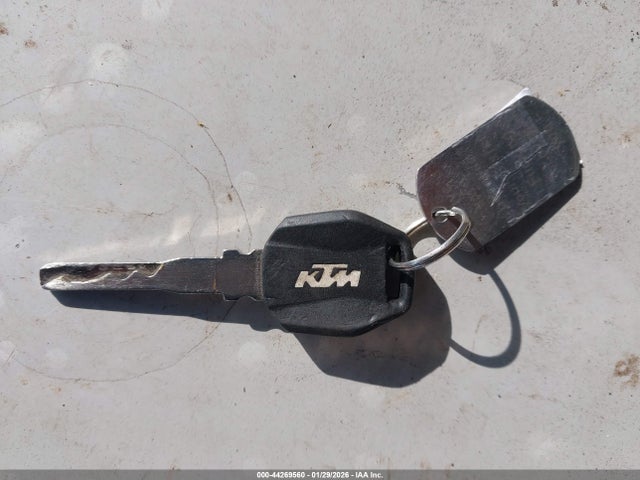 2022 KTM 890 VBKTU9409NM829292 Photo 10