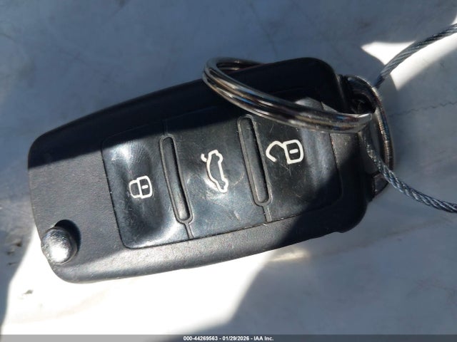 WVGBV7AX1FW512754 Volkswagen TIGUAN S