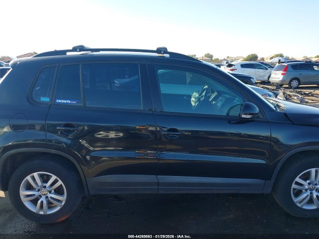 WVGBV7AX1FW512754 Volkswagen TIGUAN S