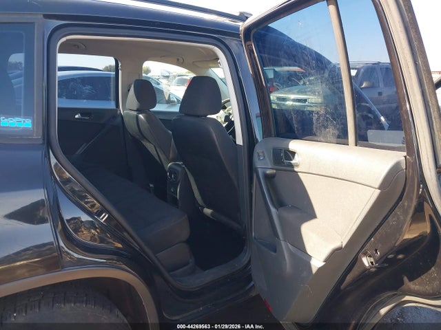 WVGBV7AX1FW512754 Volkswagen TIGUAN S