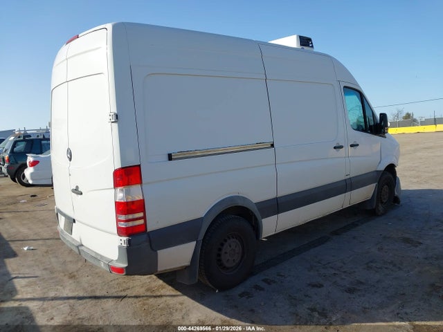 Mercedes-Benz Sprinter 2500 Normal Roof 2016 WD3PE7DD2GP326643 Image 4