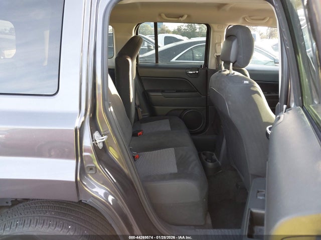 Jeep Patriot Latitude 2016 1C4NJRFB6GD795526 Image 8