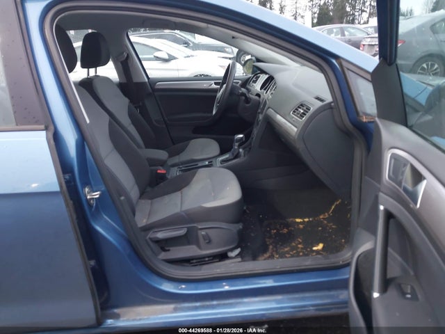 WVWKP7AU3GW916435 Volkswagen E-golf Se