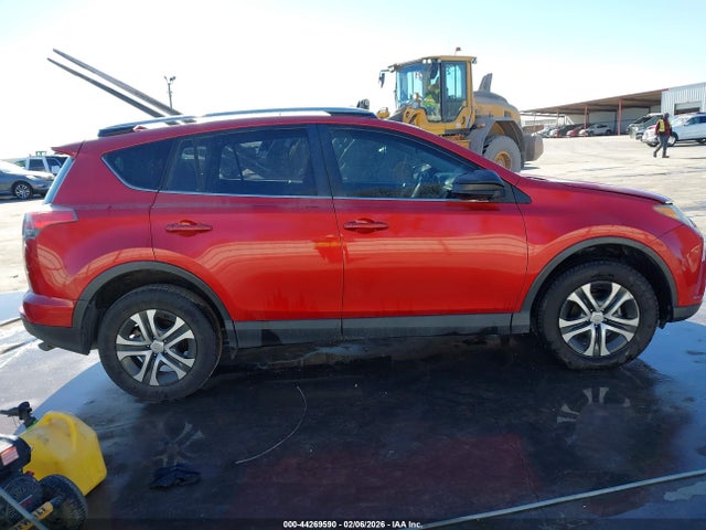 JTMZFREV1GJ078418 Toyota RAV4 LE