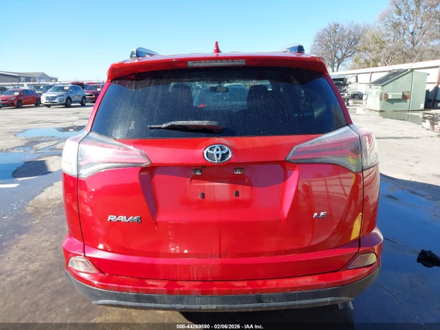 JTMZFREV1GJ078418 Toyota RAV4 LE