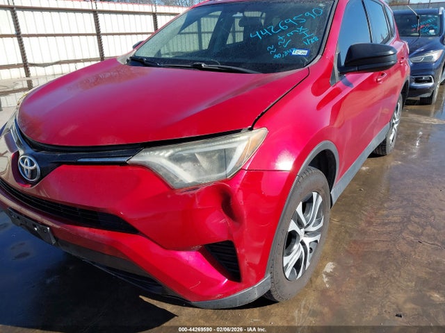 JTMZFREV1GJ078418 Toyota RAV4 LE