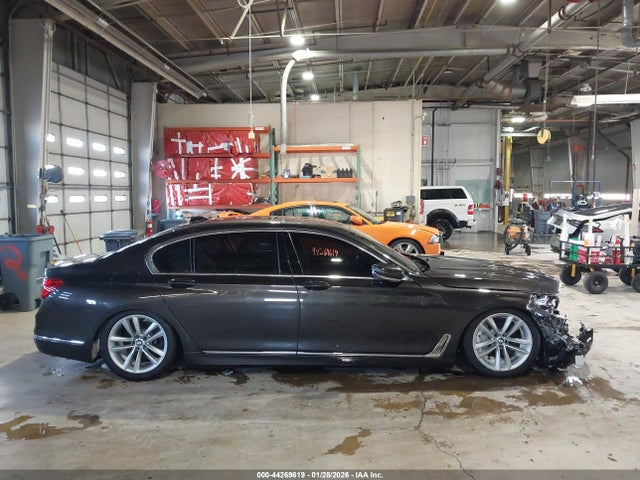 Продаж на аукціоні авто 2016 Bmw 750i Xdrive, vin: WBA7F2C5XGG418385, номер лоту: 44269619