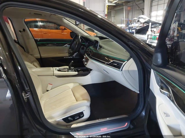 Продаж на аукціоні авто 2016 Bmw 750i Xdrive, vin: WBA7F2C5XGG418385, номер лоту: 44269619