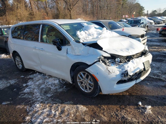 2024 CHRYSLER VOYAGER 2C4RC1CG2RR146836