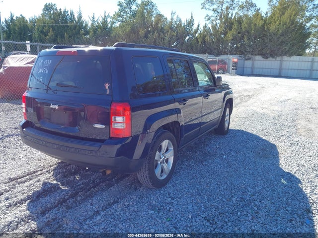 1C4NJPFA2GD599725 Jeep Patriot Latitude