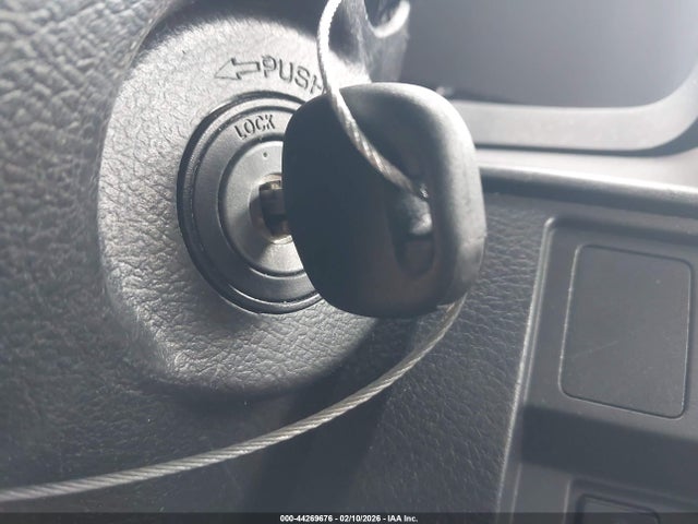 5TFUW5F14GX526971 Toyota Tundra Sr5 5.7l V8