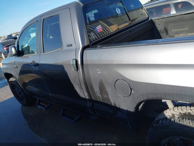 5TFUW5F14GX526971 Toyota Tundra Sr5 5.7l V8