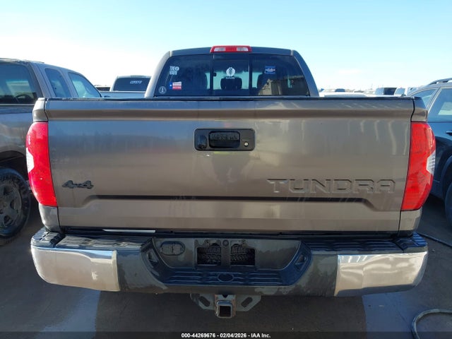5TFUW5F14GX526971 Toyota Tundra Sr5 5.7l V8