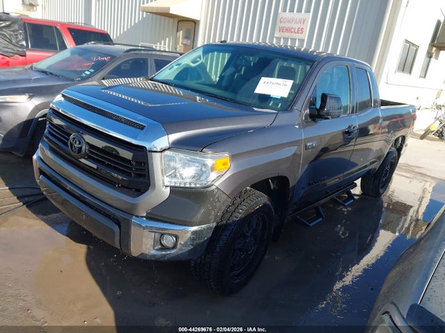 5TFUW5F14GX526971 Toyota Tundra Sr5 5.7l V8