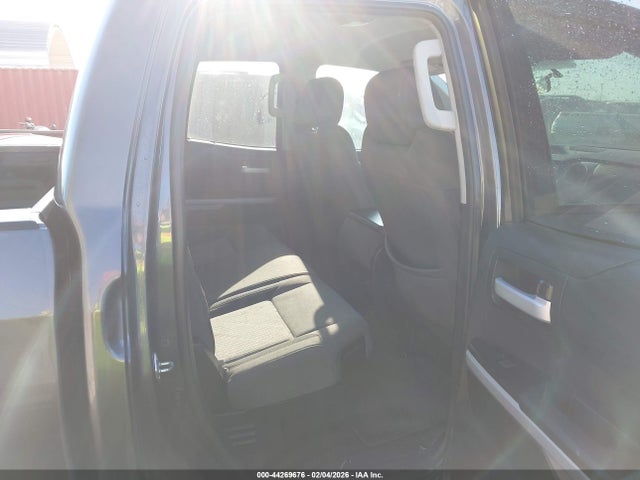 5TFUW5F14GX526971 Toyota Tundra Sr5 5.7l V8