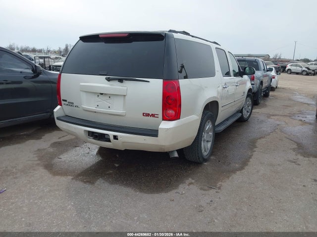 2011 GMC YUKON XL 1500 1GKS1KE03BR379718 Photo 3