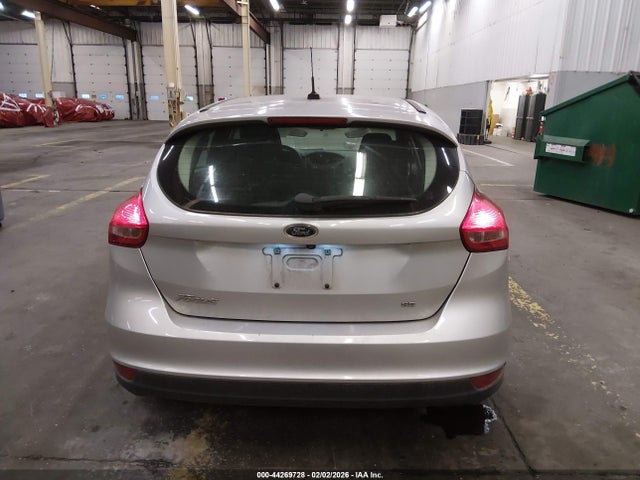 1FADP3K2XGL319823 Ford FOCUS SE