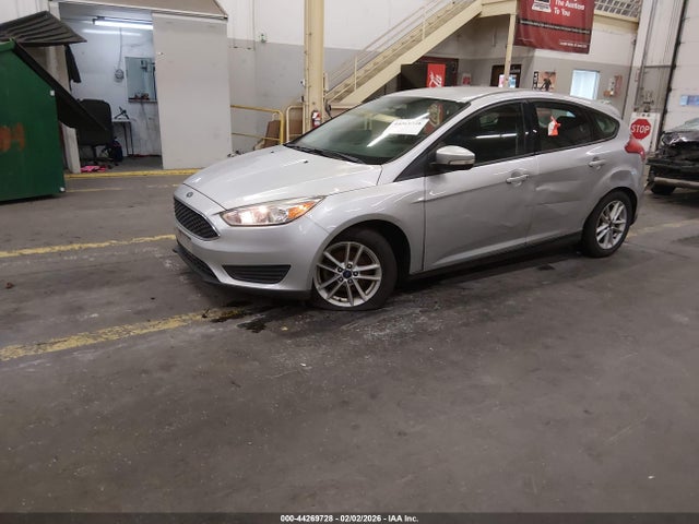 1FADP3K2XGL319823 Ford FOCUS SE