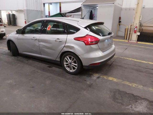 1FADP3K2XGL319823 Ford FOCUS SE
