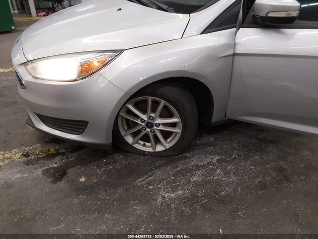 1FADP3K2XGL319823 Ford FOCUS SE