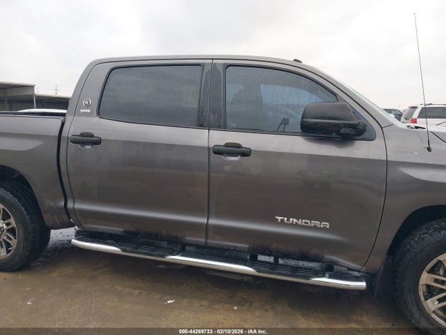5TFEM5F1XEX078856 Toyota Tundra Sr5 4.6l V8