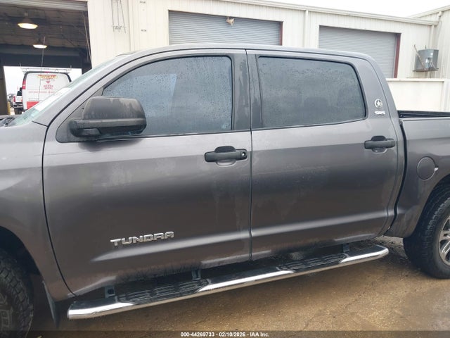 5TFEM5F1XEX078856 Toyota Tundra Sr5 4.6l V8