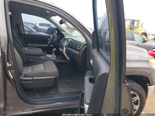 5TFEM5F1XEX078856 Toyota Tundra Sr5 4.6l V8