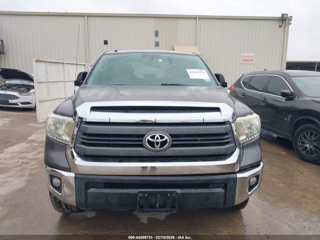 5TFEM5F1XEX078856 Toyota Tundra Sr5 4.6l V8
