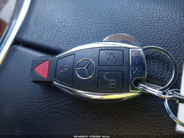 Aukcja sprzedaży 2015 Mercedes-benz C 300 Luxury 4matic, vin: 55SWF4KB3FU030973, numer aukcji: 44269743