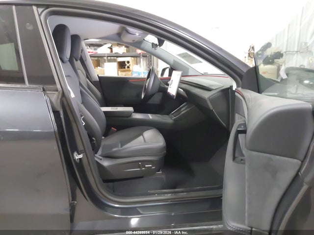 2026 TESLA MODEL Y 7SAYGDEE9TF362556 Photo 4