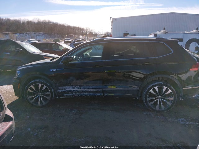 2020 Volkswagen Tiguan 2.0t Sel Premium R-line მანქანა იყიდება აუქციონზე, vin: 3VV4B7AX4LM121262, აუქციონის ნომერი: 44269943