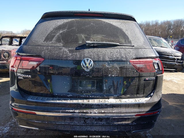 2020 Volkswagen Tiguan 2.0t Sel Premium R-line მანქანა იყიდება აუქციონზე, vin: 3VV4B7AX4LM121262, აუქციონის ნომერი: 44269943